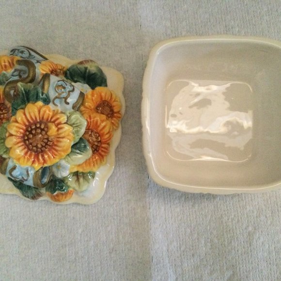 Lot of three ceramic porcelain trinket box jewelry box floral - Picture 6 of 7